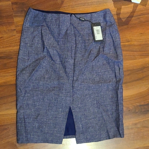 Giorgio Armani skirt - Picture 2 of 6